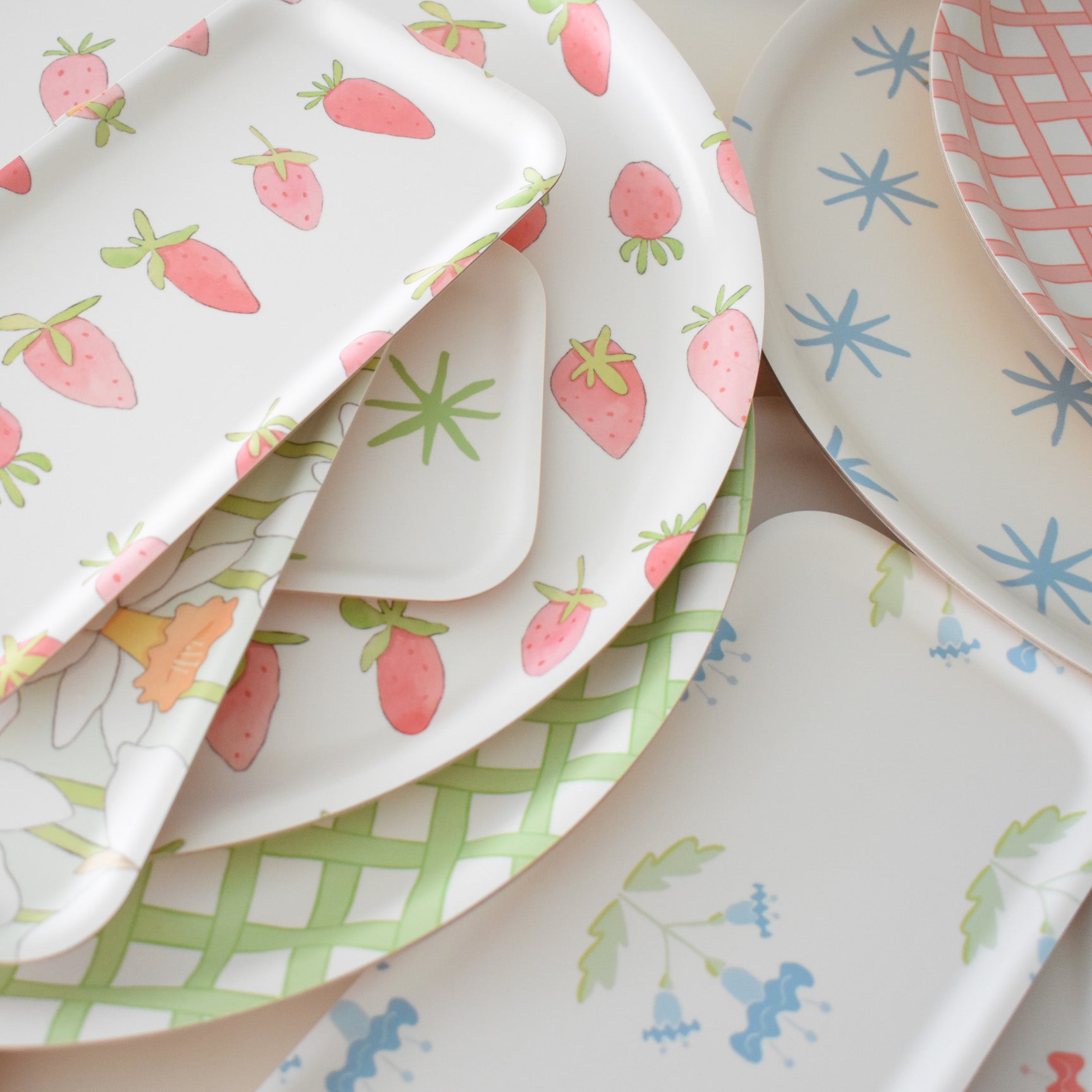 Sara Fitz Large Strawberry Tray Round Birch Wood